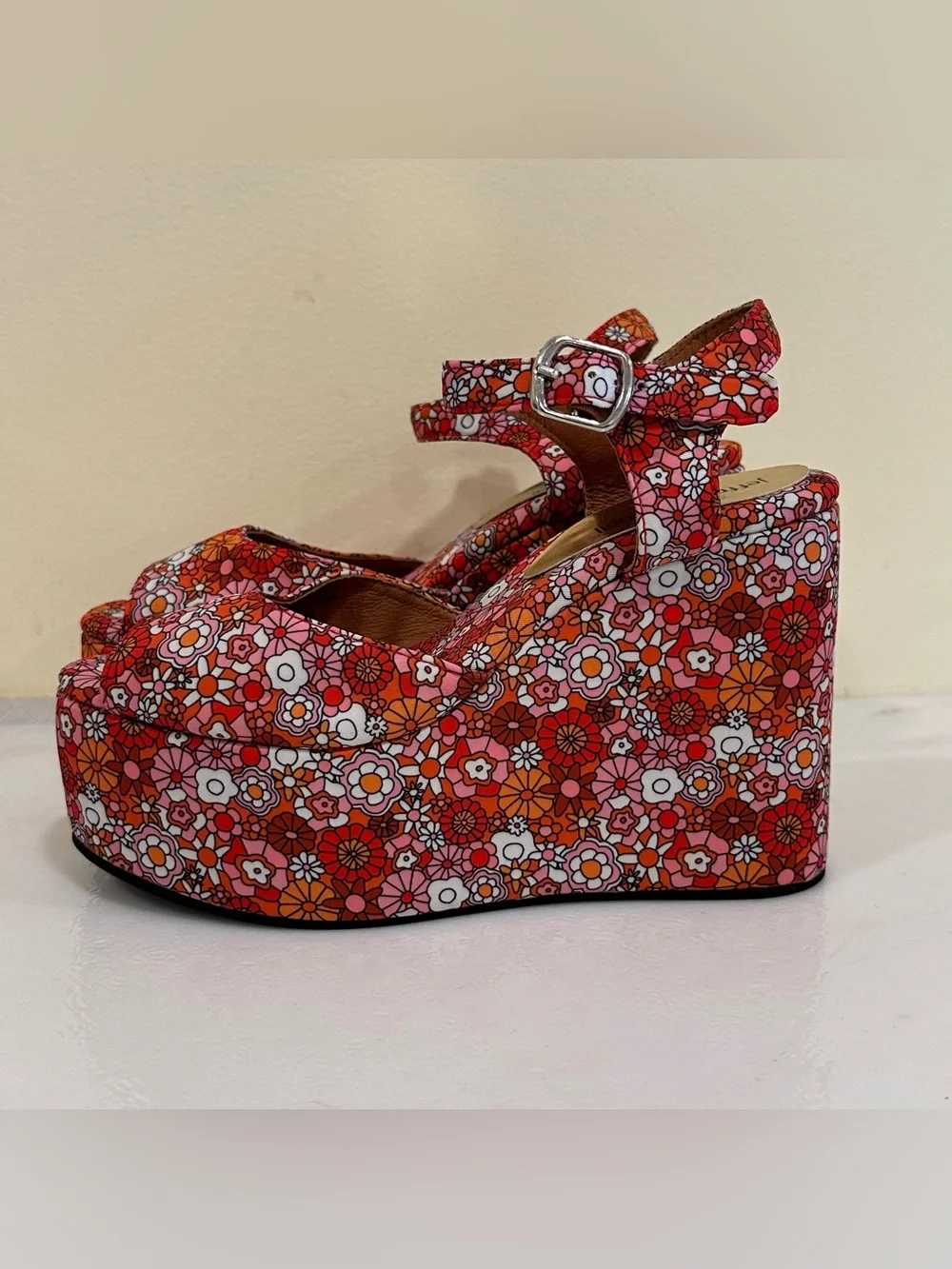 Jeffrey Campbell brand jeffrey